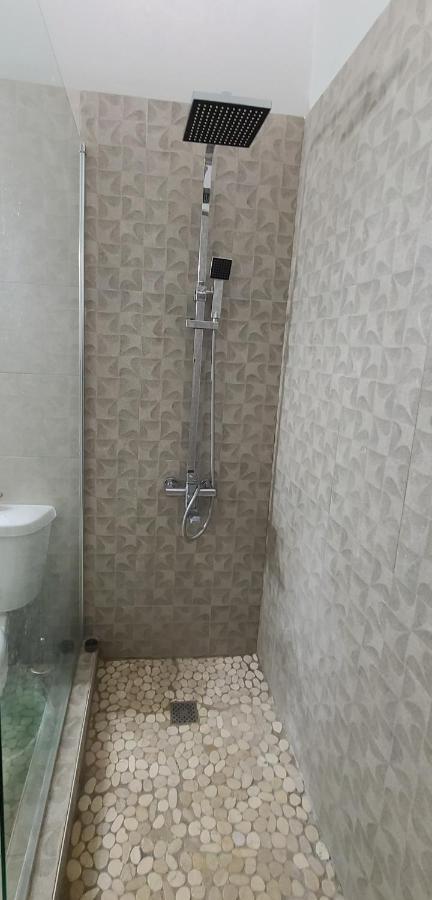 Cheerful 2 - Bedroom Townhouse With Free Parking In New Кингстън Екстериор снимка