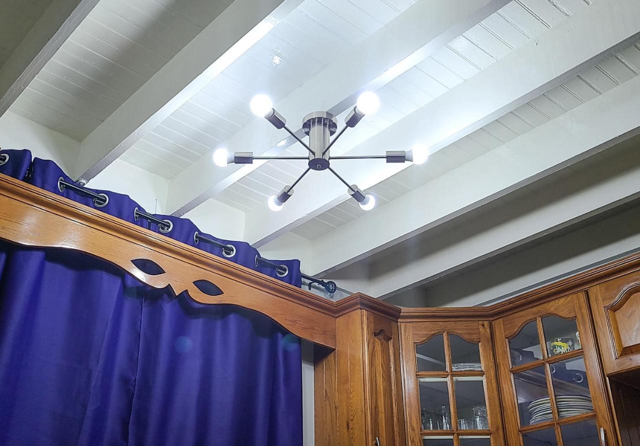 Cheerful 2 - Bedroom Townhouse With Free Parking In New Кингстън Екстериор снимка